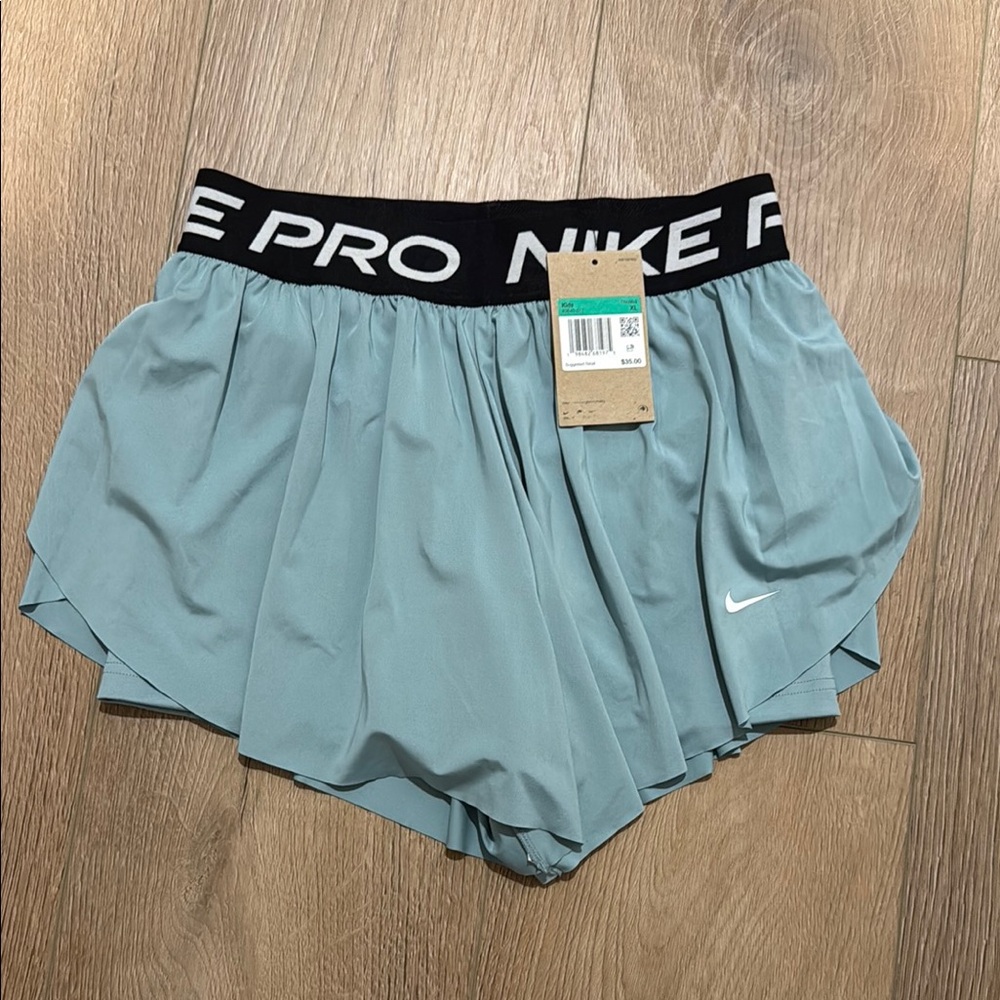 Nike Kids Blue Shorts - youth xl